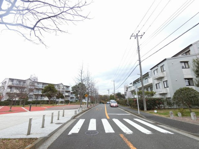 【周辺】 | コモア六浦五番館 | 前面道路