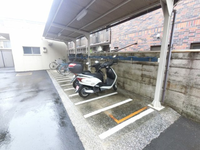 【その他共用部分】 | メゾン滝頭 | バイク置場です。