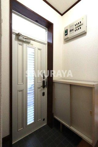 アリーブ足利第一の玄関|2025年11月撮影。