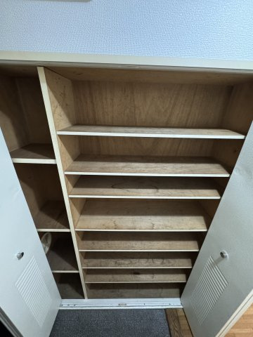 メゾンクレストの玄関