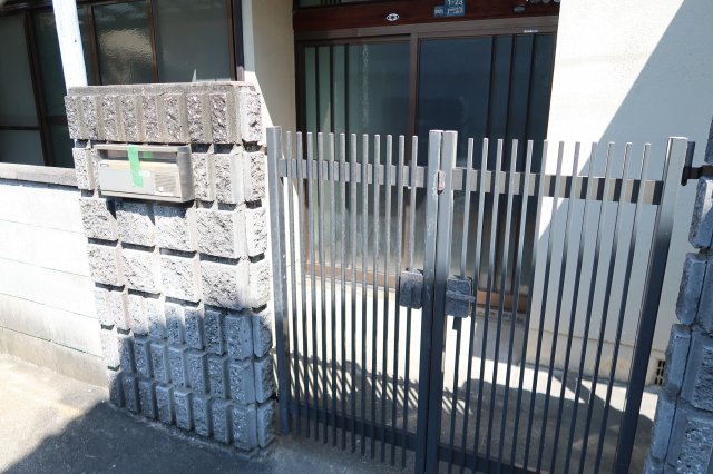 国松町平屋のエントランス|玄関ポーチ
