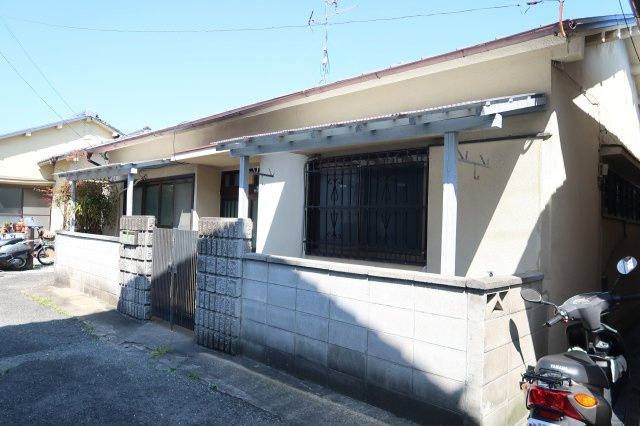 国松町平屋の外観