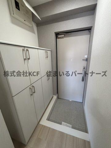 組坂ビルNo8の玄関