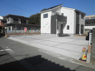 【駐車場】 | 駐車場があるので、車を買う予定の方も安心です