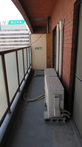 本町セントラルハイツのバルコニー