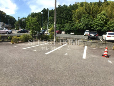 【駐車場】 | フレンドリーハイツ | カースペースがあります