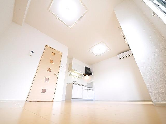 ブライトレジデンスの居間・リビング|使いやすい居間です