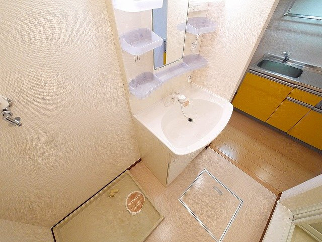 サンロイヤル　Ⅰの洗面所|忙しい朝には欠かせない洗面所です