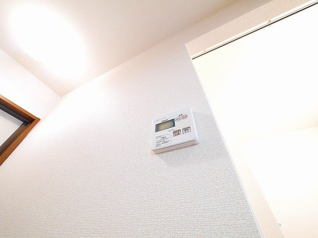 サンロイヤル　Ⅰの設備|給湯リモコンです