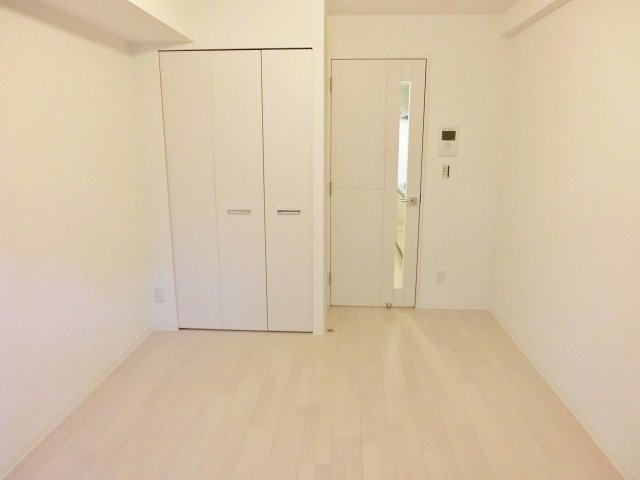 ジュネーゼグラン難波ミラージュの洋室