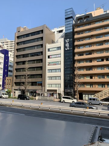 岡安ビルの外観