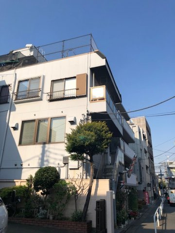 峯村ビルの外観