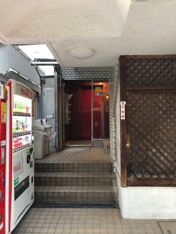 梨本ビルのエントランス