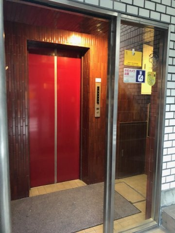 梨本ビルのロビー