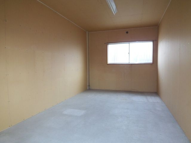 ストックハウス　ペンギンの内装