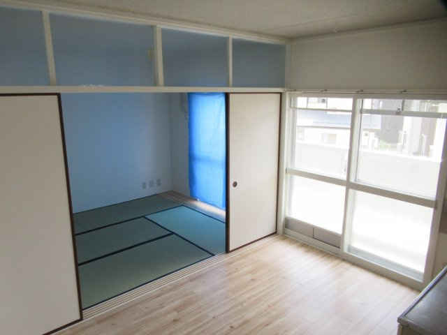 ビレッジハウス沼木1号棟の居間・リビング