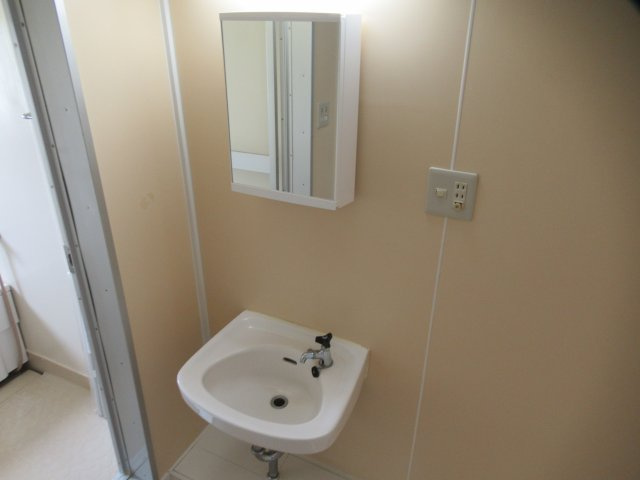 ビレッジハウス沼木1号棟の独立洗面台