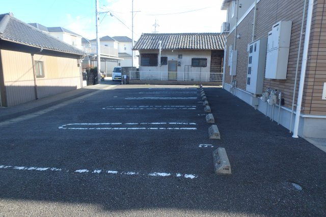 フォーリスト清水の駐車場