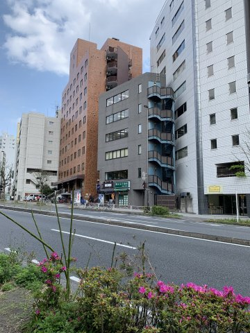 広栄ビルの外観