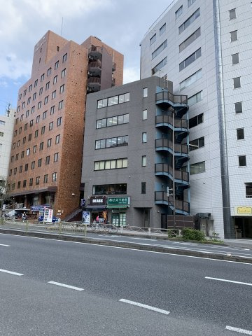 広栄ビルの外観