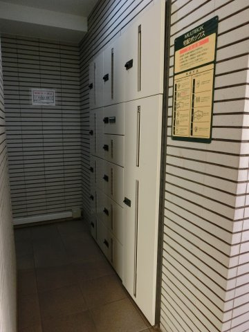 ヴェルレージュ習志野　５階部分のエントランス|宅配ボックス
