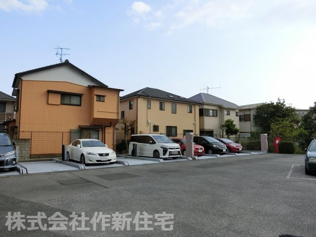 ヴェルレージュ習志野　５階部分の駐車場|ヴェルレージュ習志野　習志野駅徒歩１分の立地　平成１０年建築　専有64.11㎡　ペット飼育可　カウンターキッチン　新規内装リフォーム