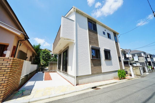 LDK１８．５帖の３ＬＤＫ！前面道路４．９ｍにつき開放感があります♪保土ヶ谷区常盤台　新築戸建ての外観