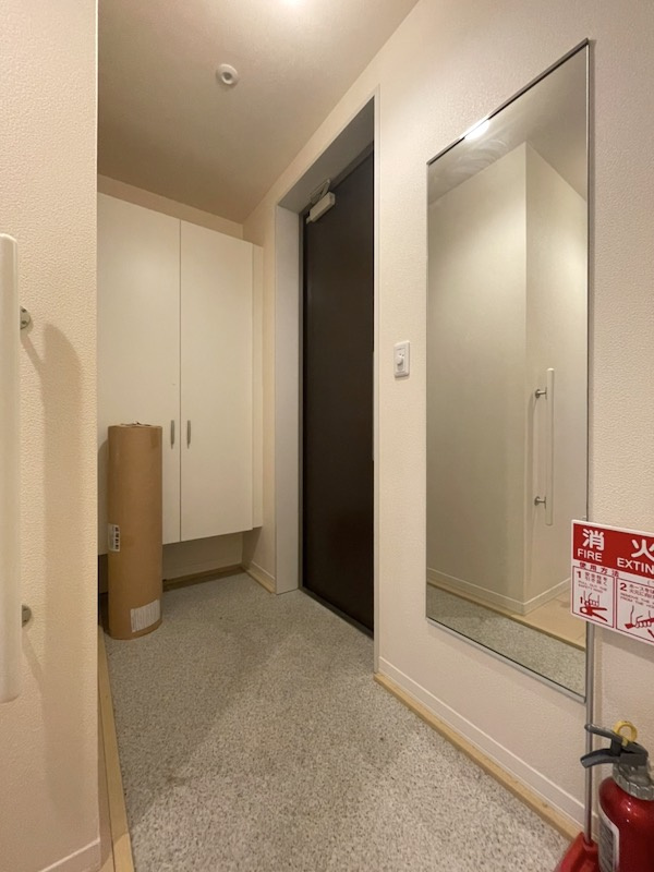 メゾン神明町の玄関