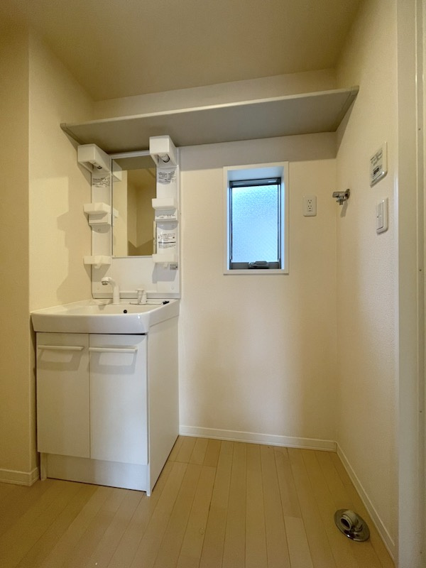 メゾン神明町の洗面所