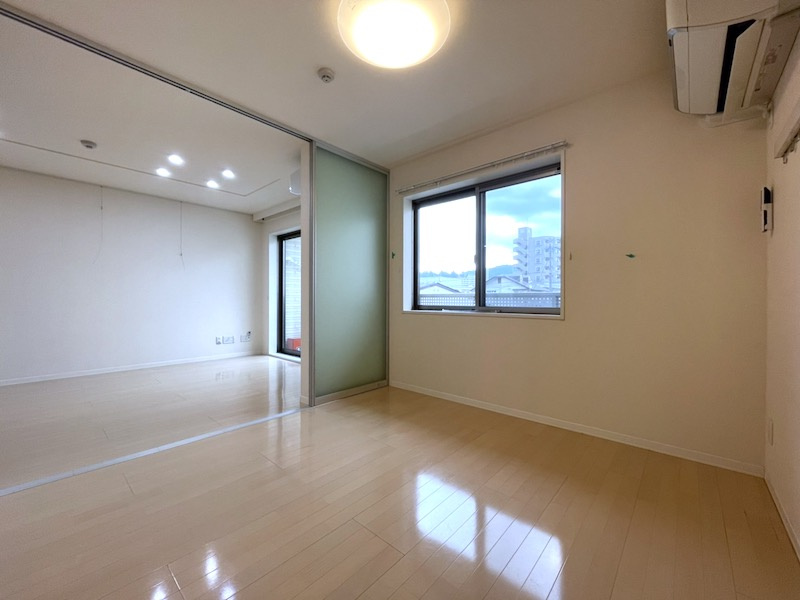 メゾン神明町の寝室