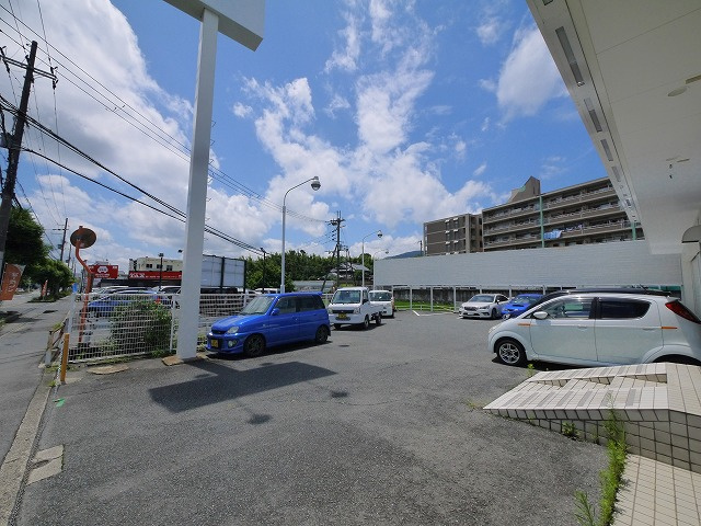 小明町　あど店舗の駐車場