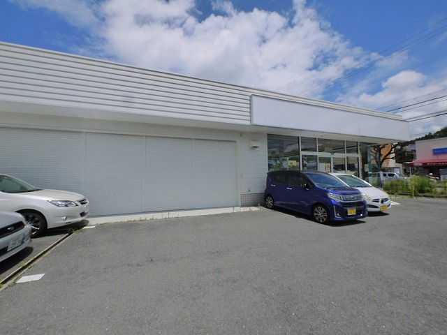 小明町　あど店舗の駐車場