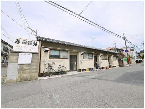 春日荘苑のその他共用部分|明るい共有スペースです。