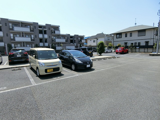 エミネンスの駐車場