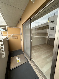 SERENiTE江坂四番館のバルコニー|お洗濯にも便利なバルコニー付き