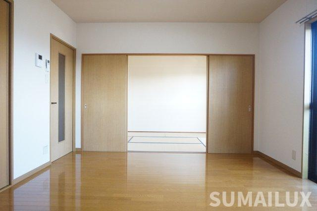 熊本市東区長嶺南８丁目の賃貸マンションの居間・リビング