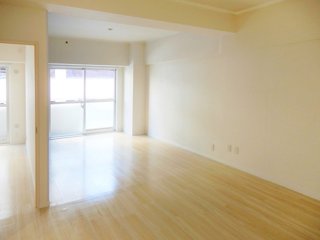 港区海岸３丁目の賃貸マンションの居間・リビング