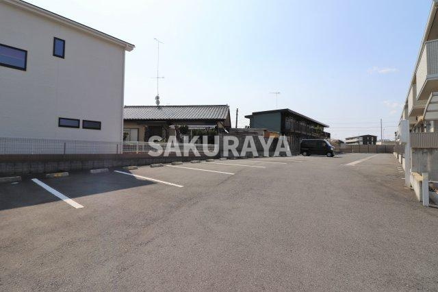 カーサ デルソーレ Ａの駐車場