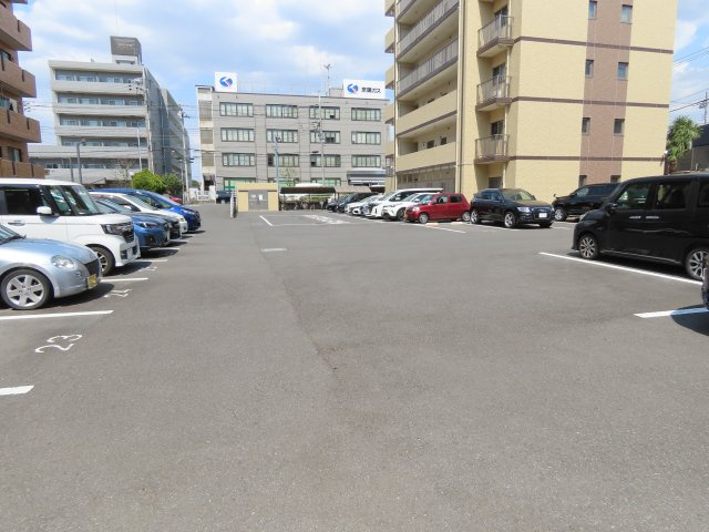 サンピタリア東船橋の駐車場
