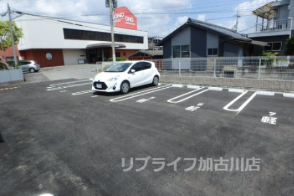イリゼⅡの駐車場