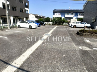 【駐車場】 | ファミール北野A | 車をお持ちの方に嬉しい駐車場付きの物件です