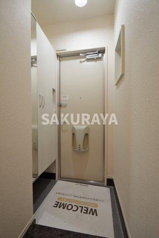 Casa DELSOLE B「カーサ　デルソーレB棟」の玄関|2020年撮影。現況と異なる場合がございます。