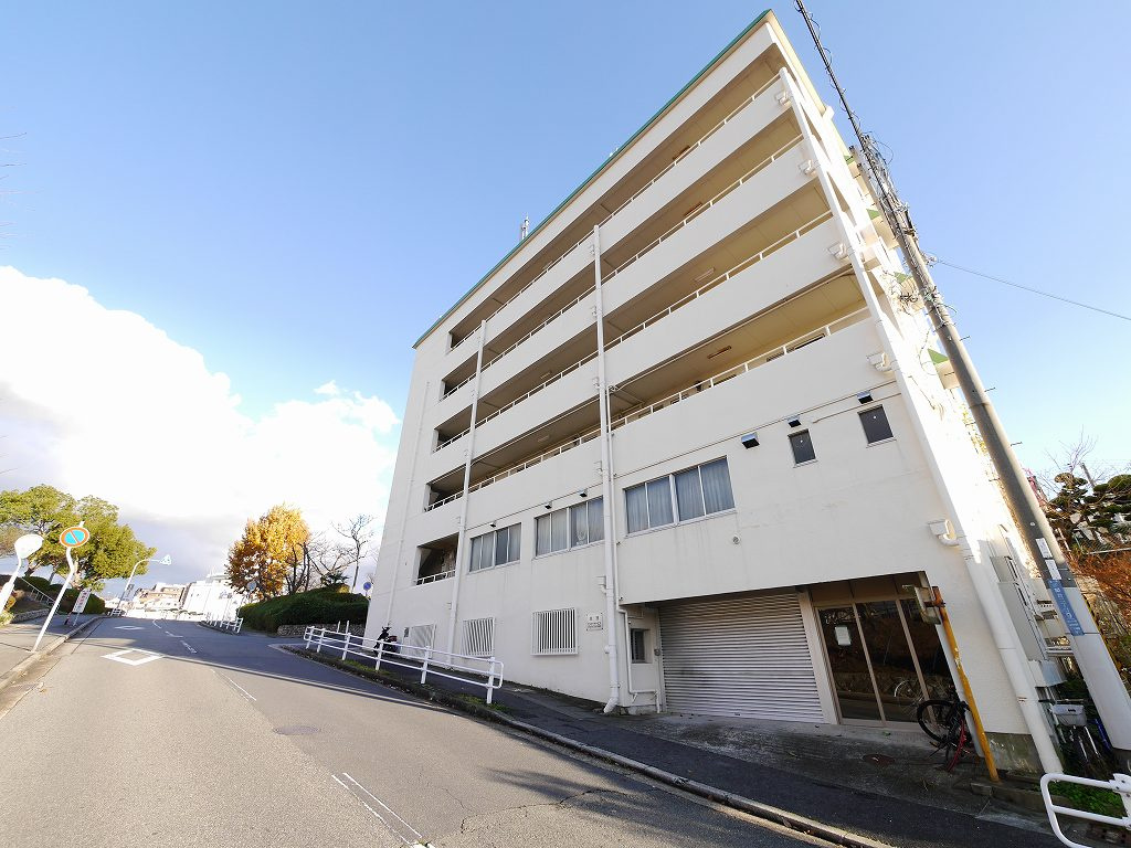 多聞台パークシャトーの外観