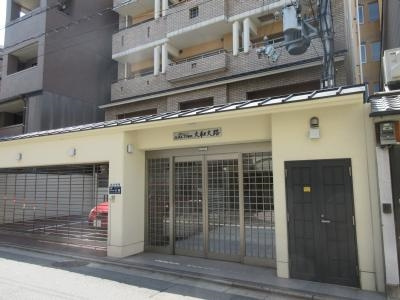 サルタル大和大路のエントランス
