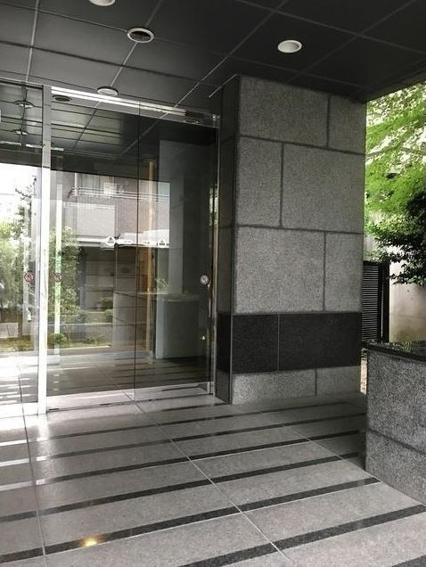 Mマンションのエントランス|Mマンション