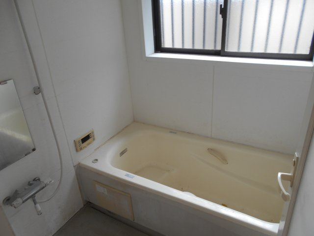 川越市下広谷　中古戸建の浴室|ゆったり過ごせるお風呂です