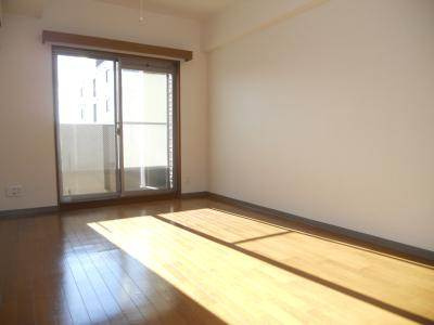 ベラジオ烏丸三条の居間・リビング|洋室