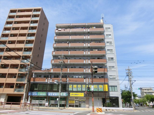 ＮＴビル白壁の外観|ＮＴビル