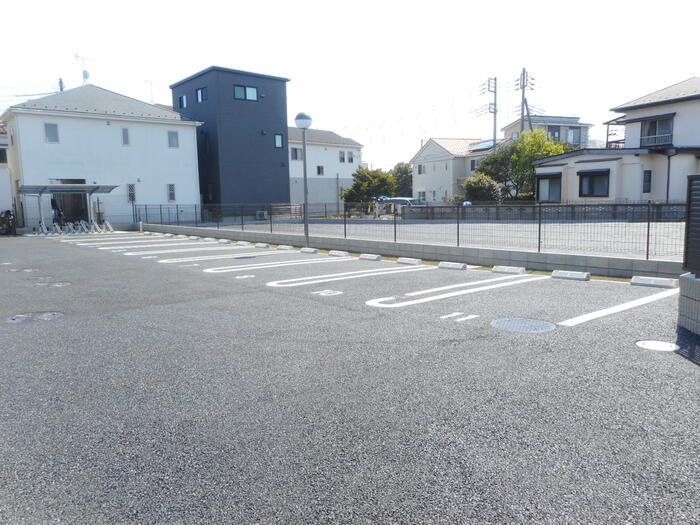 オッツ西船橋の駐車場