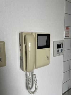 【セキュリティ】 | ラ・コーベルⅡ | モニター付きインターホン完備